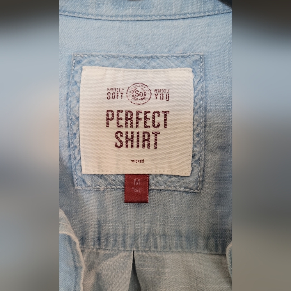 Light wash Women Button up Shirt Medium - Picture 3 of 4